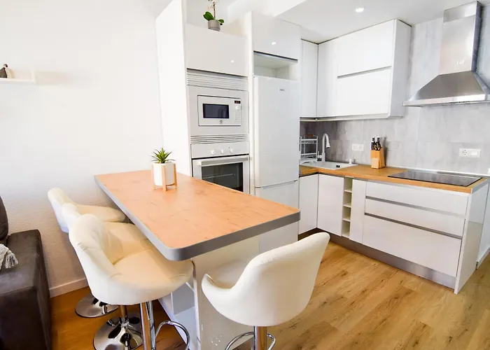 Torremolinos. Plaza De Andalucia توريمولينوس